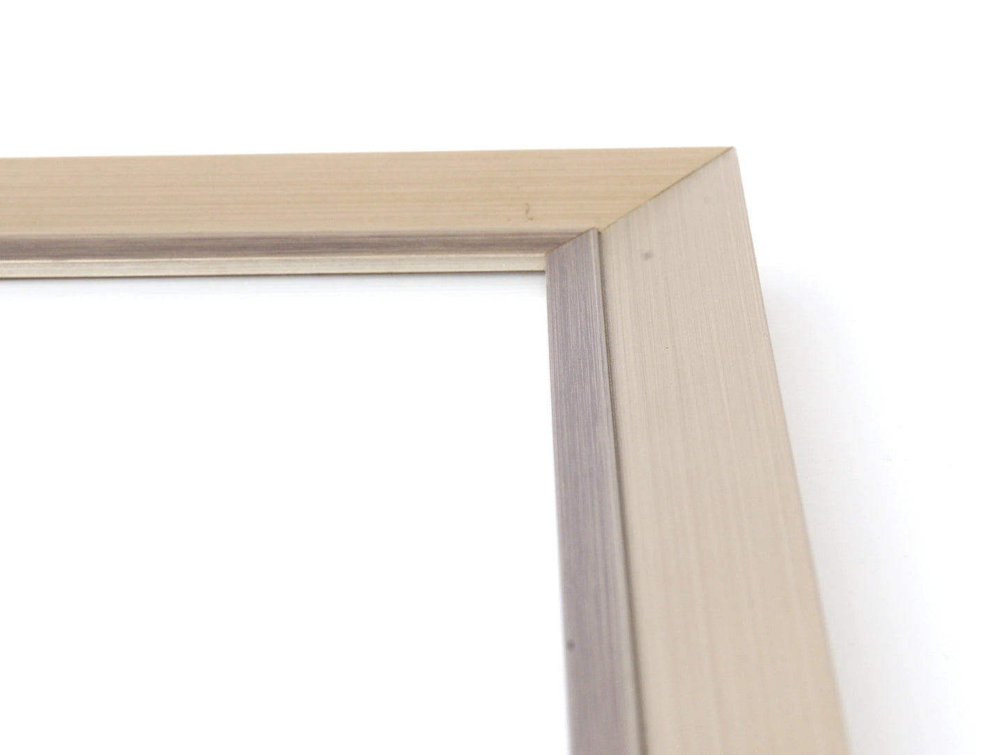 Slope Profile With Satin Silver Finish And Brushed Silver Lip