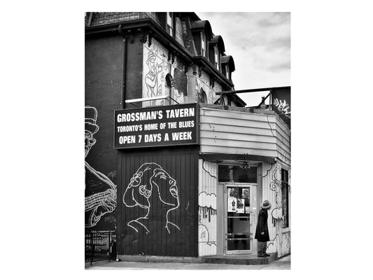 Grossman's Tavern, Black and White