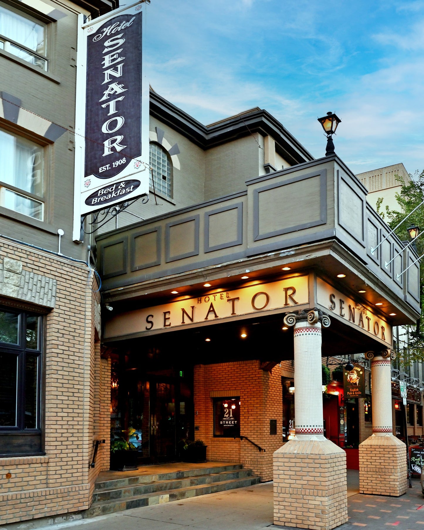 Senator Hotel - Saskatoon