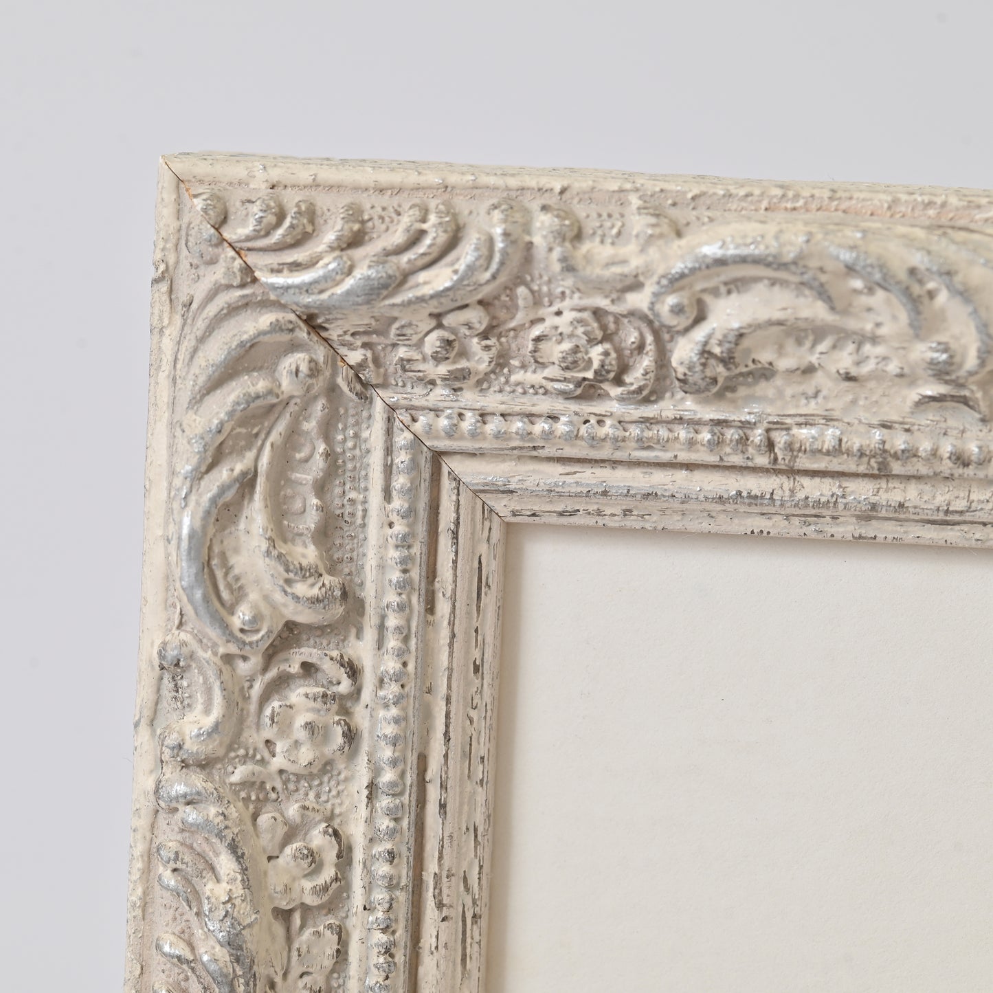 Rustic White Painted Frame on Ornate Profile