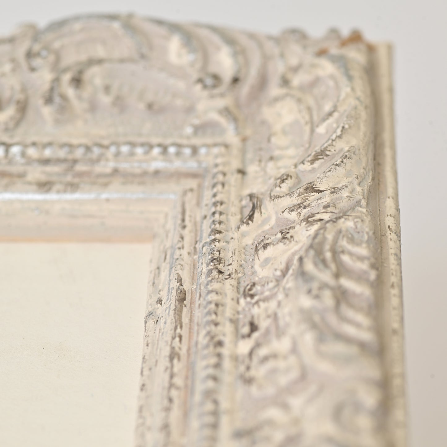 Rustic White Painted Frame on Ornate Profile