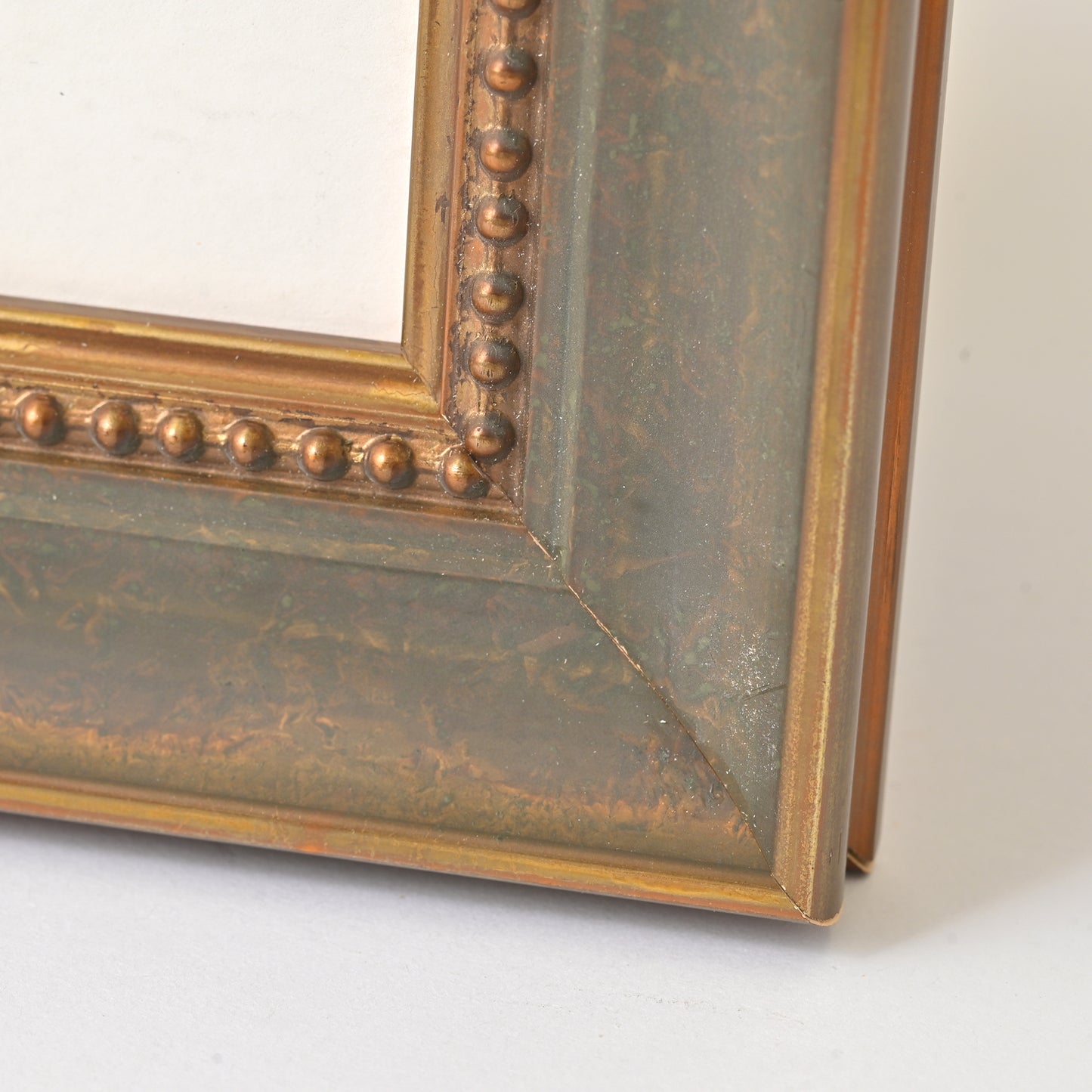 Oxidized Green Frame With Gold Beaded Lip on Scooped Profile