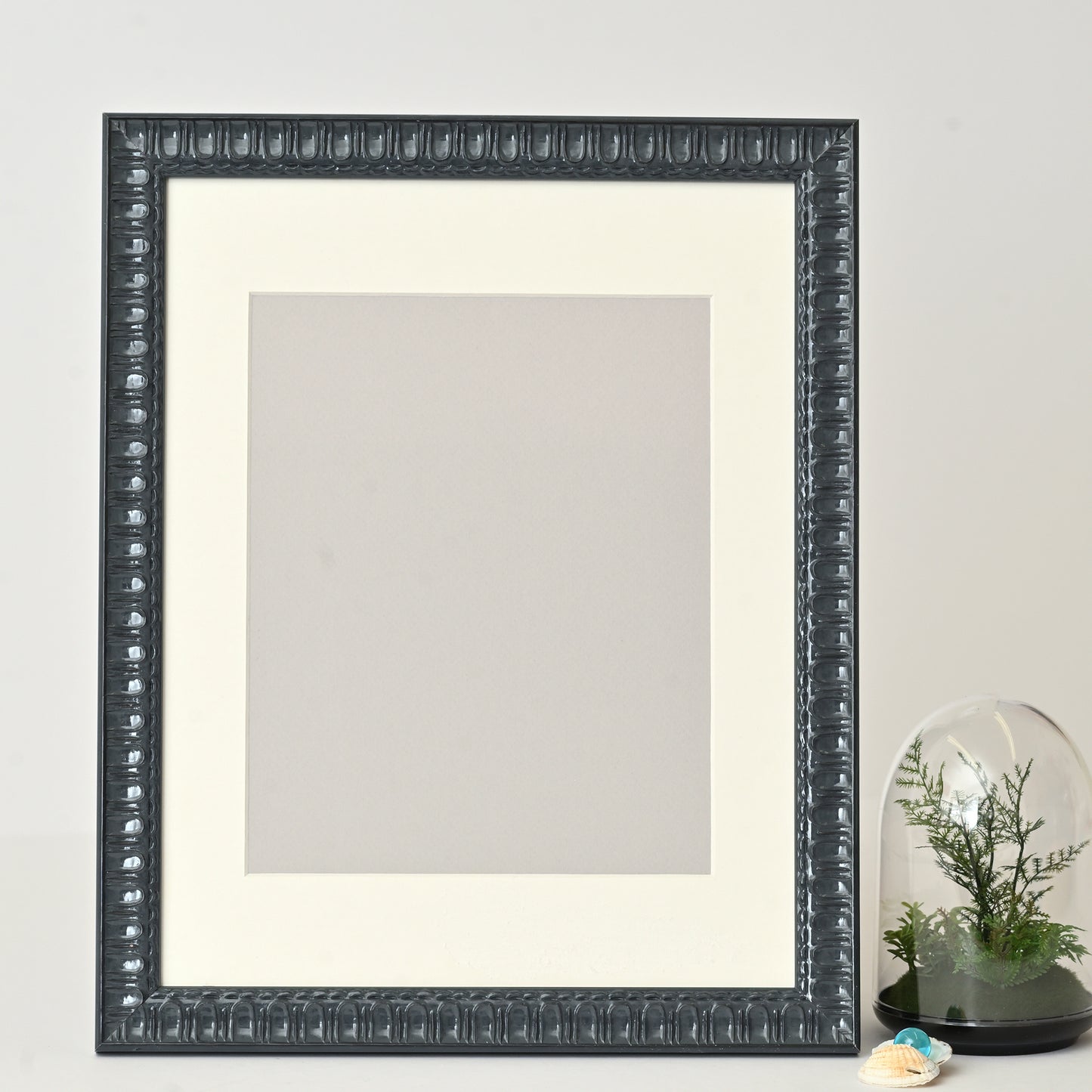 Grey Lacquer Gloss Frame With Embossed Arch Design