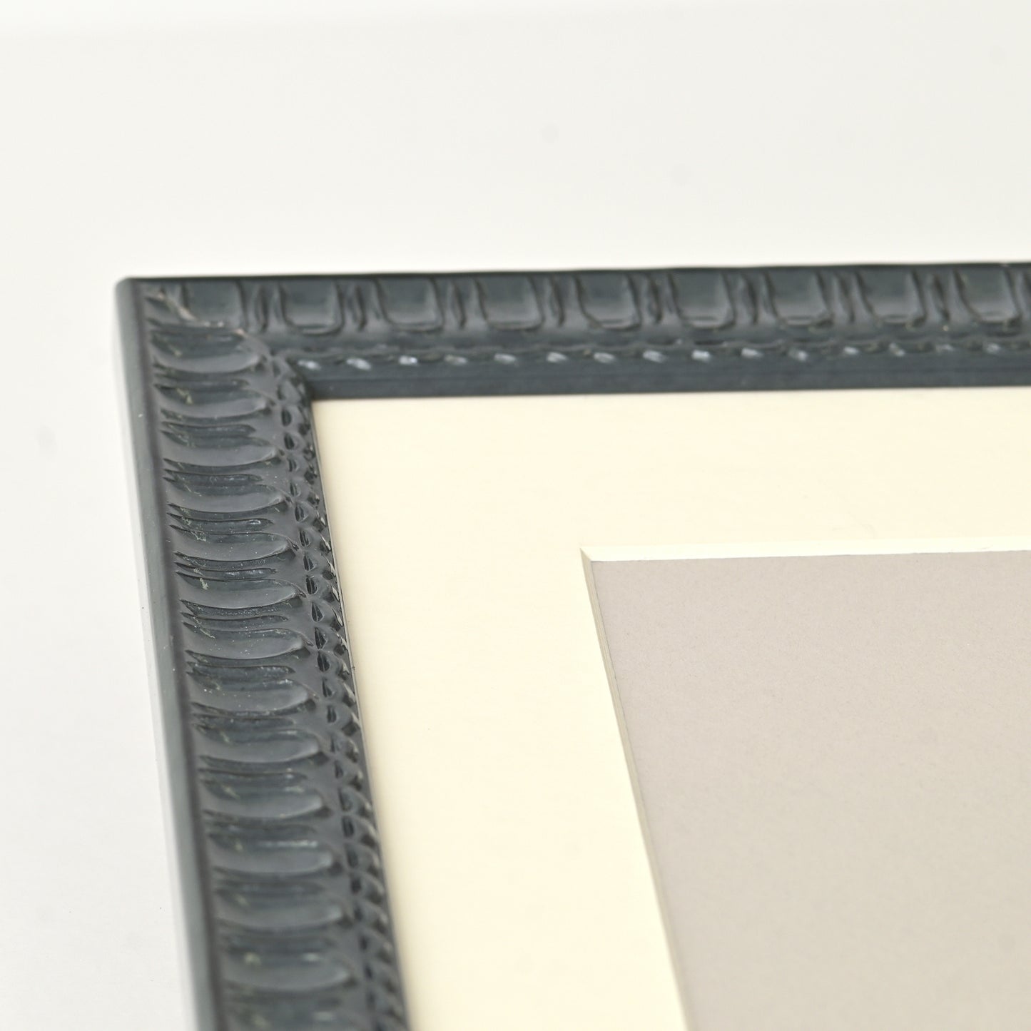 Grey Lacquer Gloss Frame With Embossed Arch Design