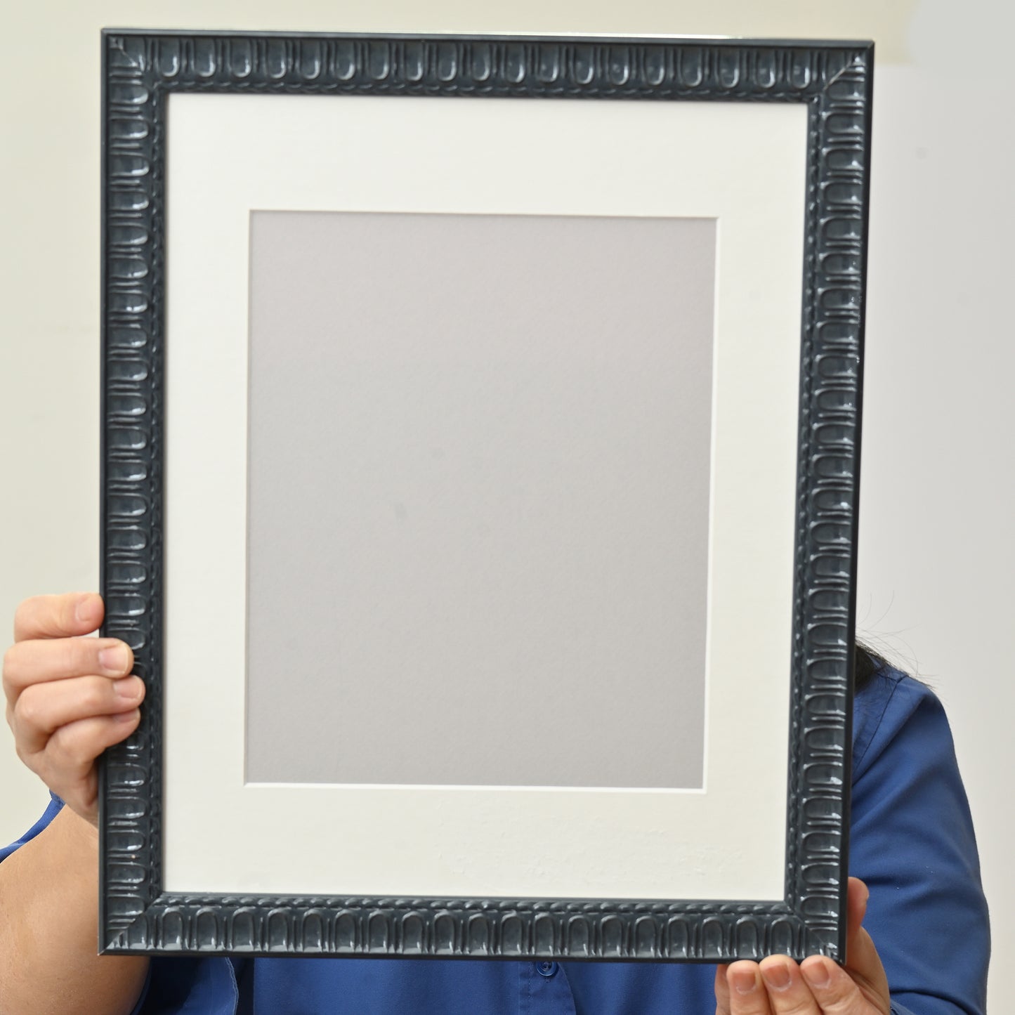 Grey Lacquer Gloss Frame With Embossed Arch Design