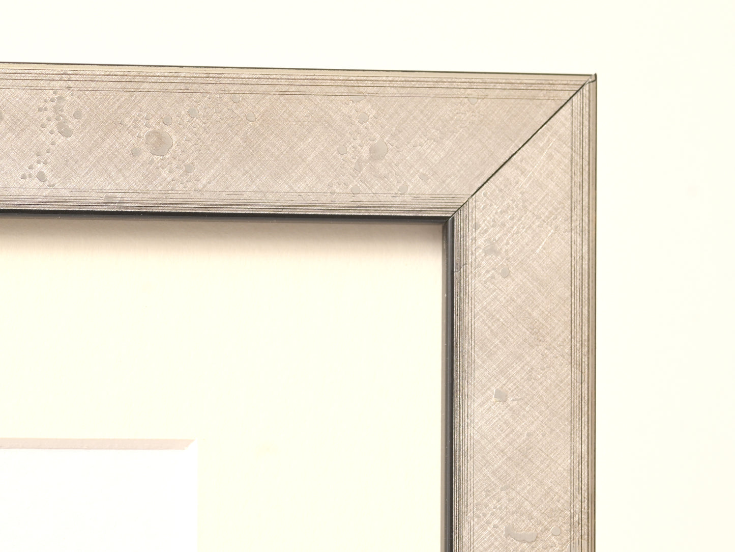 7165SI Silver Foil With Distressed Speckle Brushed Finish
