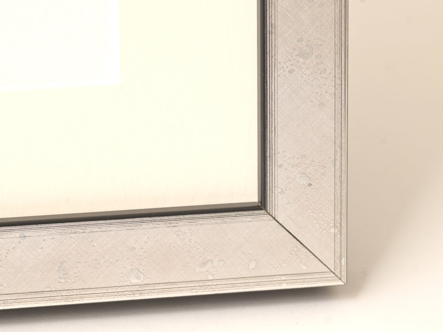 7165SI Silver Foil With Distressed Speckle Brushed Finish