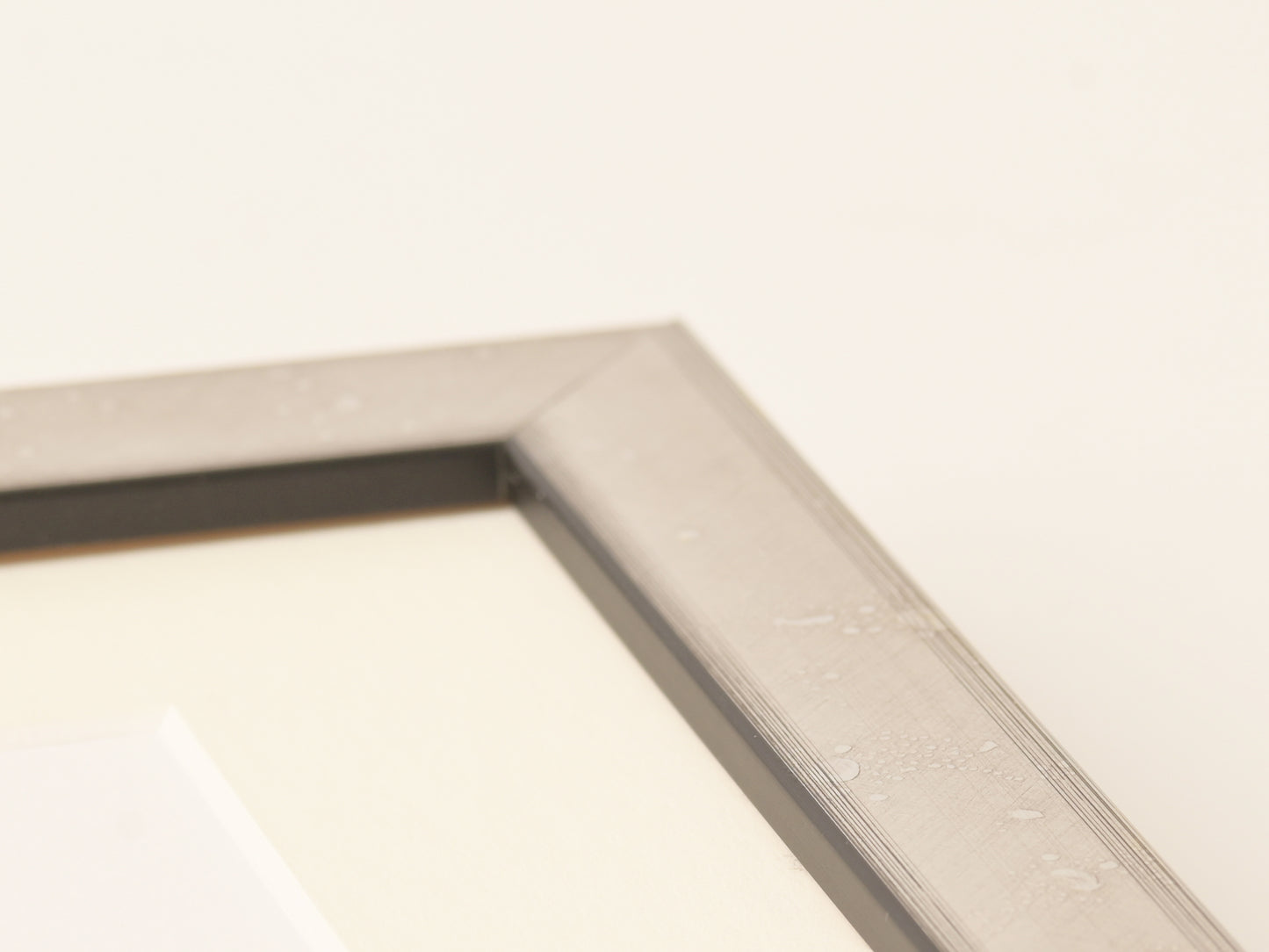 7165SI Silver Foil With Distressed Speckle Brushed Finish