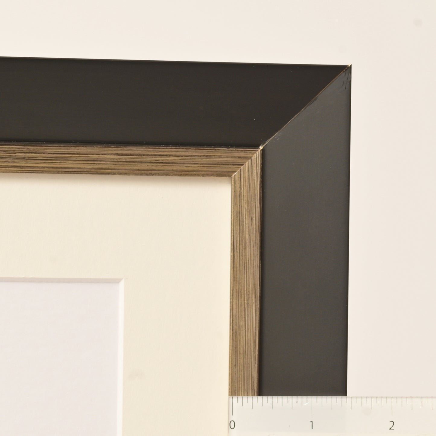 Slope Profile With Satin Black Finish and Brushed Silver Lip