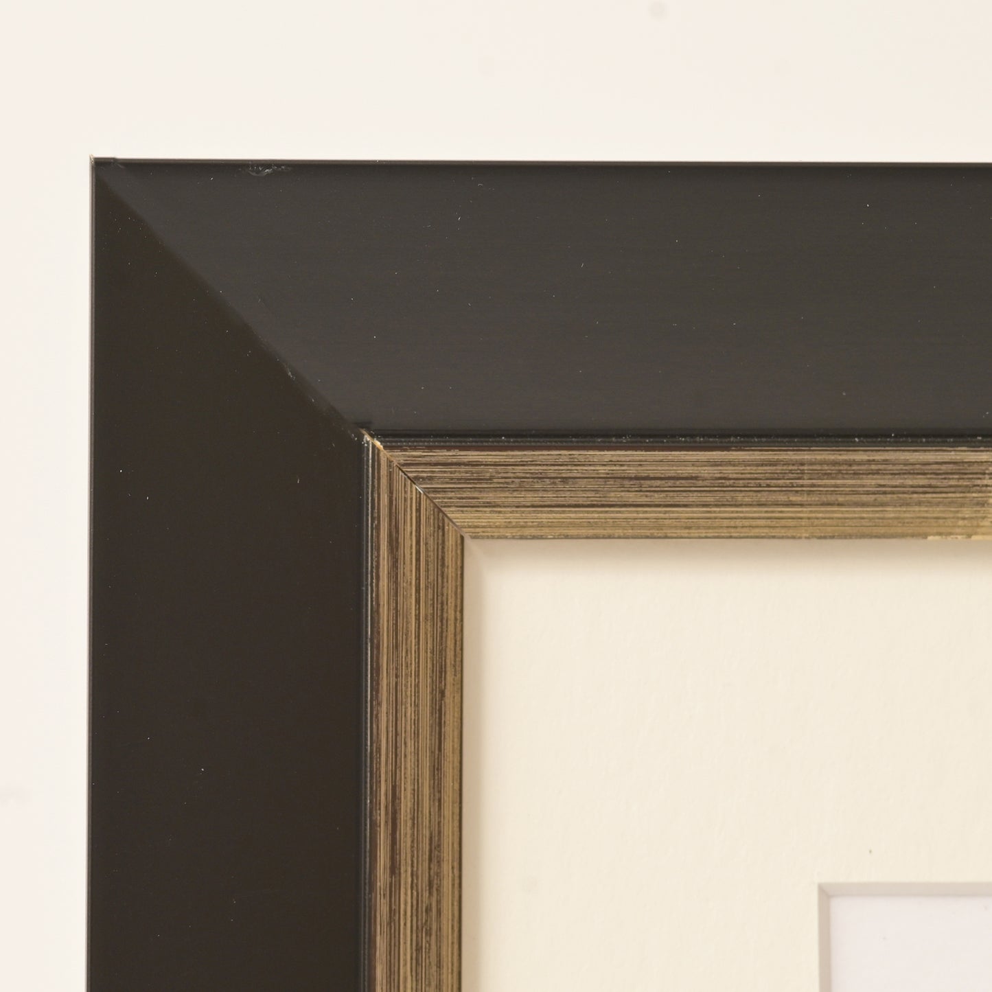 Slope Profile With Satin Black Finish and Brushed Silver Lip