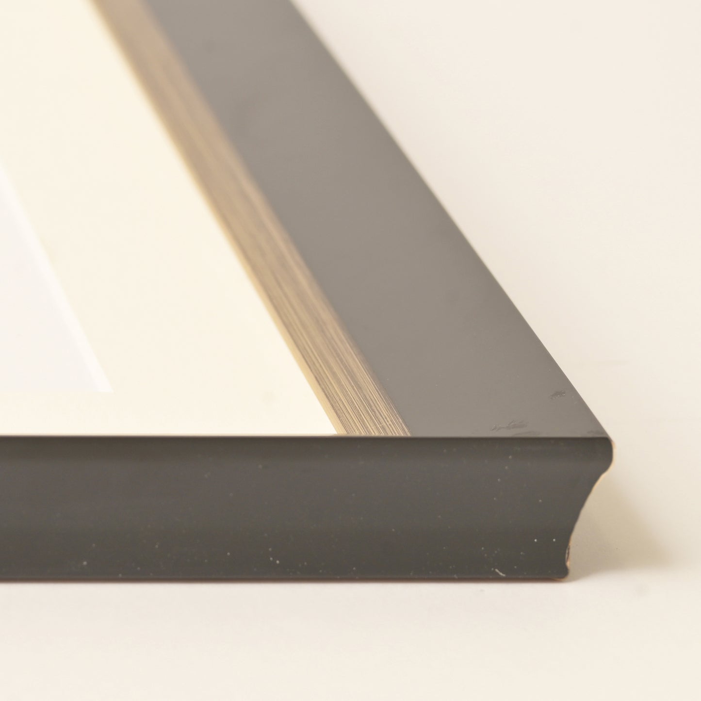 Slope Profile With Satin Black Finish and Brushed Silver Lip