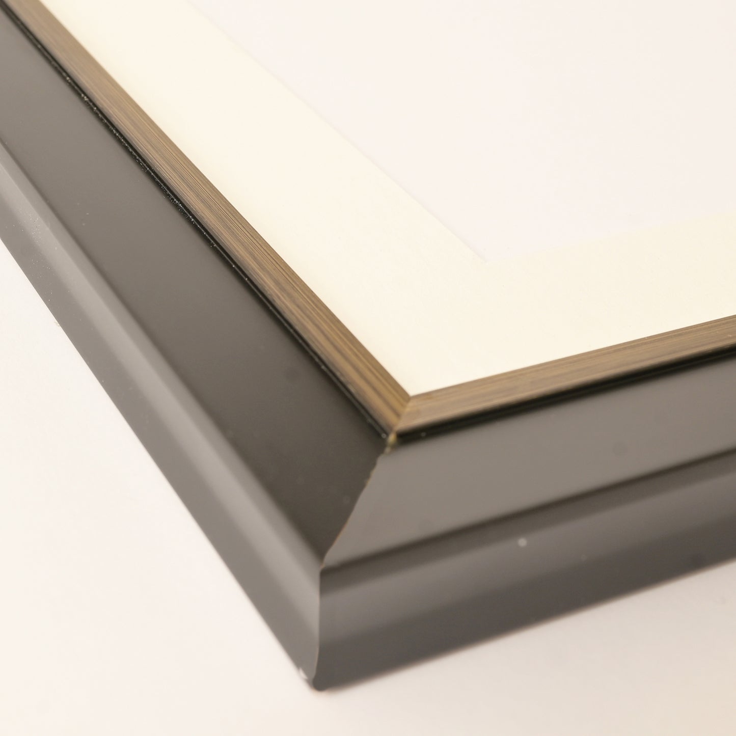 Slope Profile With Satin Black Finish and Brushed Silver Lip