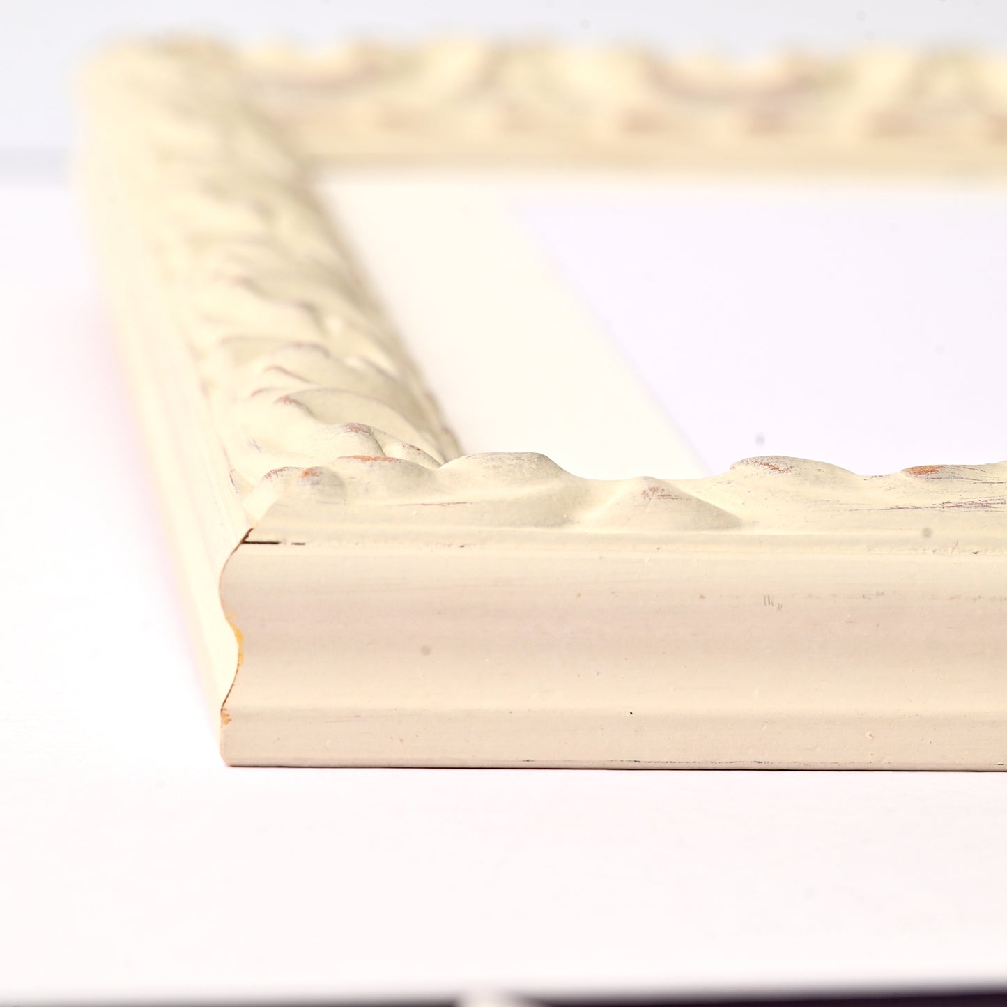 8352WH Ornate Profile With Rustic White Satin Finish