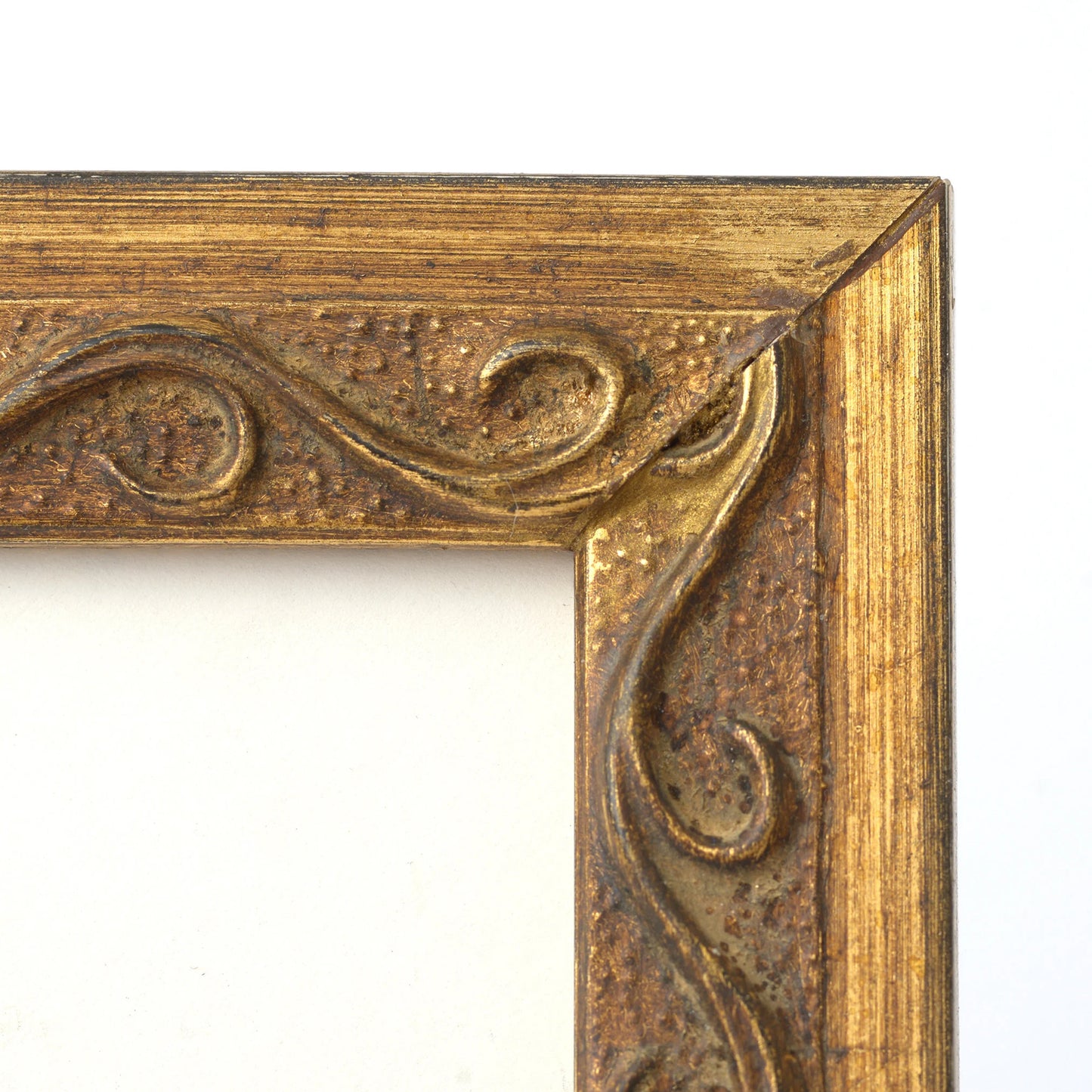 Golden Leaf Vine Motif Frame With Brown Highlights