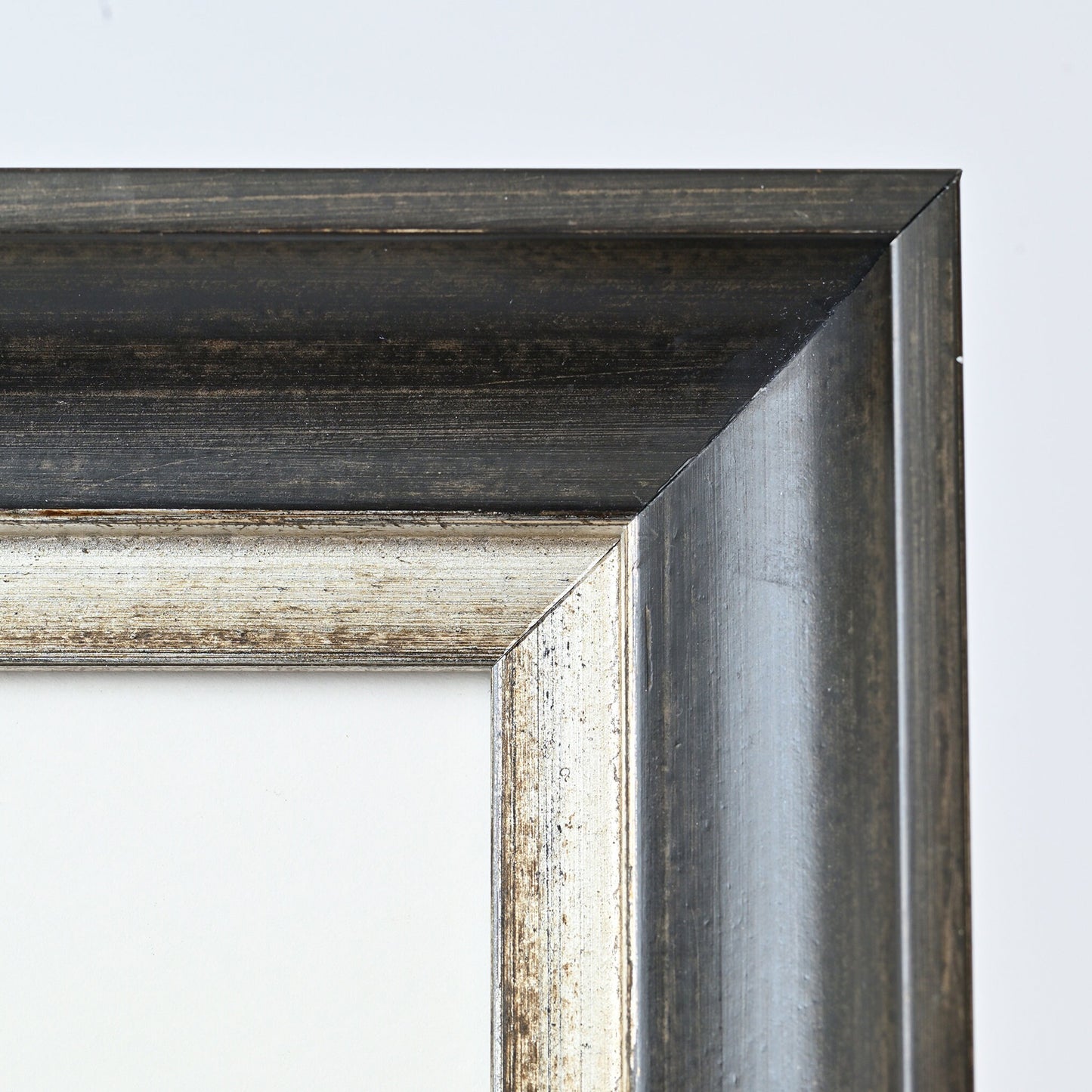 Distressed Black Wash Frame With Silver Lip On Scoop Profile